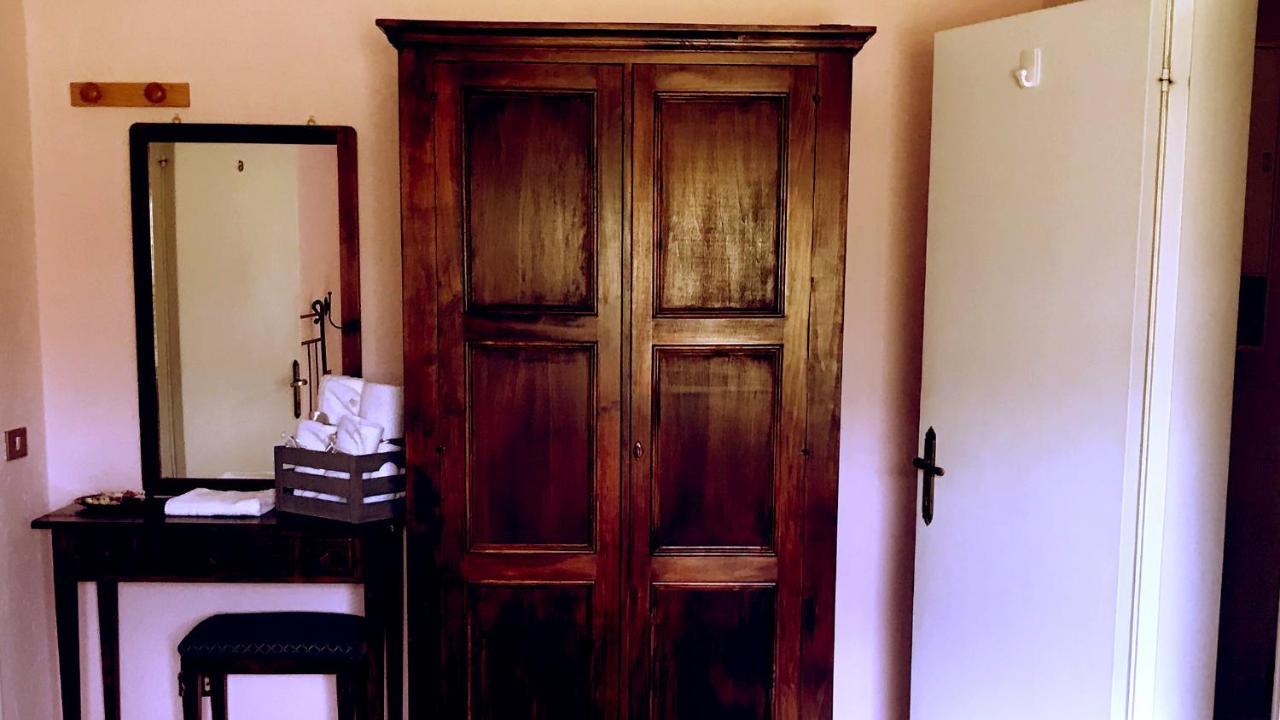Bed and Breakfast Pian D'Isola Costacciaro Екстер'єр фото