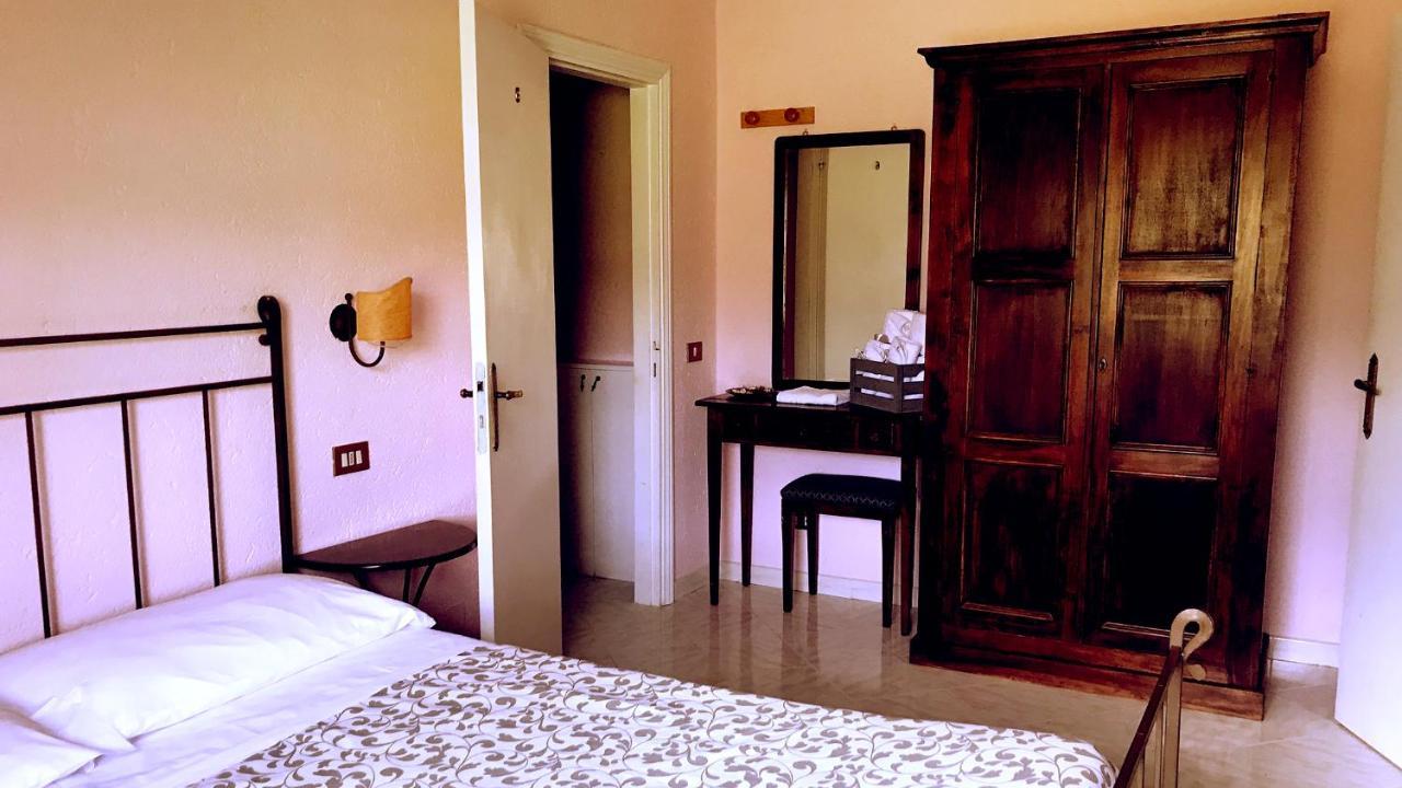 Bed and Breakfast Pian D'Isola Costacciaro Екстер'єр фото